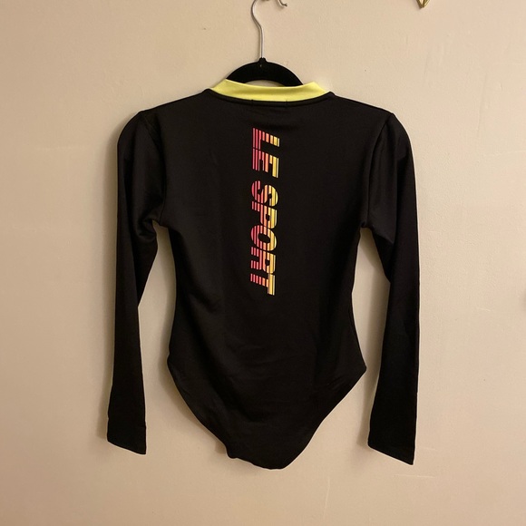 Athletic long sleeved body suit - Picture 5 of 6